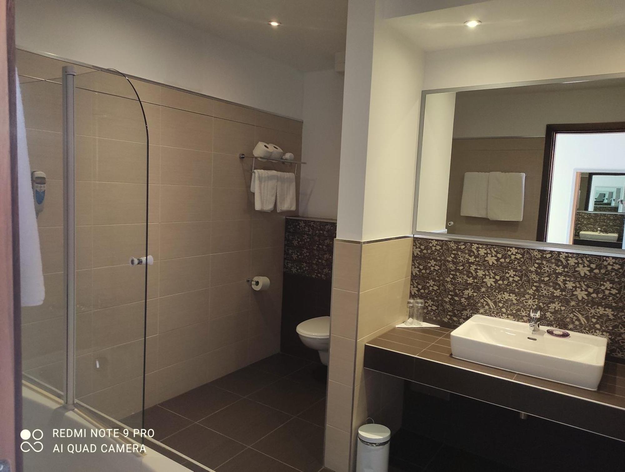 Hotel Lipa ポスティレ エクステリア 写真