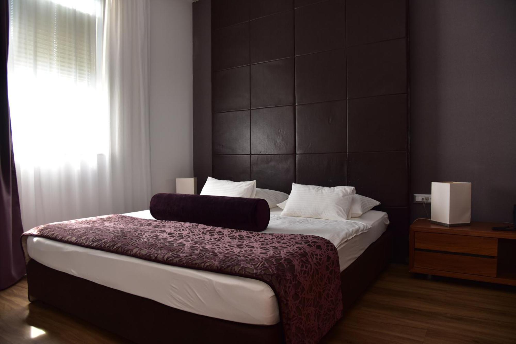 Hotel Lipa ポスティレ エクステリア 写真
