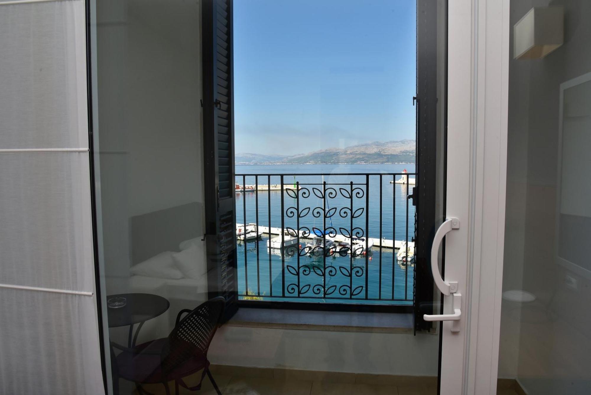 Hotel Lipa ポスティレ エクステリア 写真