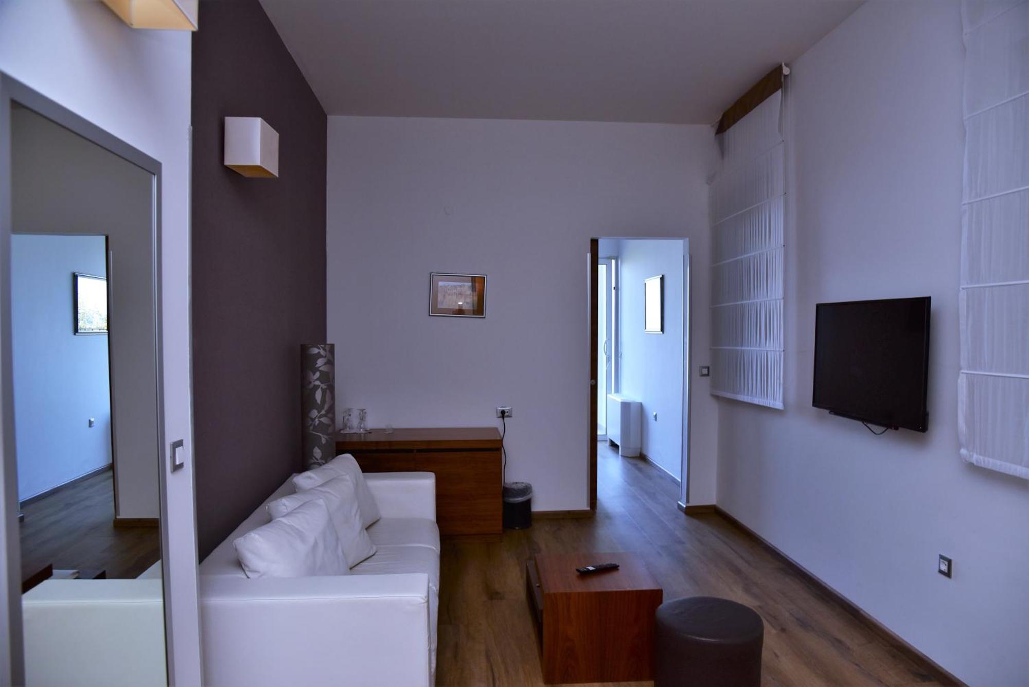 Hotel Lipa ポスティレ エクステリア 写真